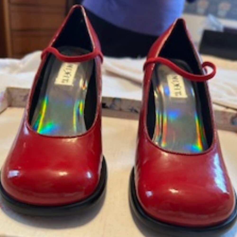 MIXIT Brand Size 6.5 Red Patent Shoe